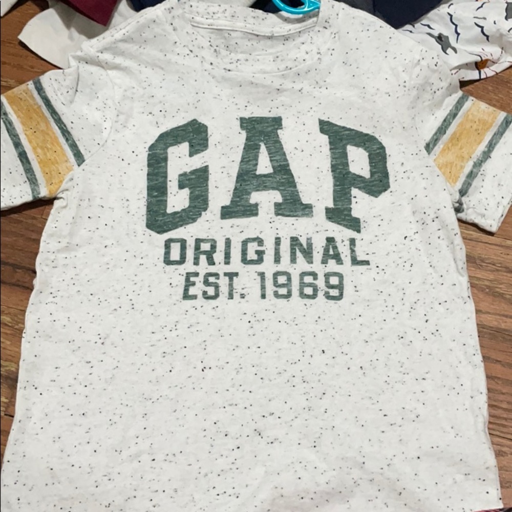 Gap T-shirt